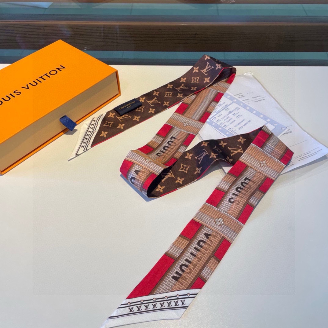 Louis Vuitton LV Details BB Bandeau   M78147 - PerfectKickZ
