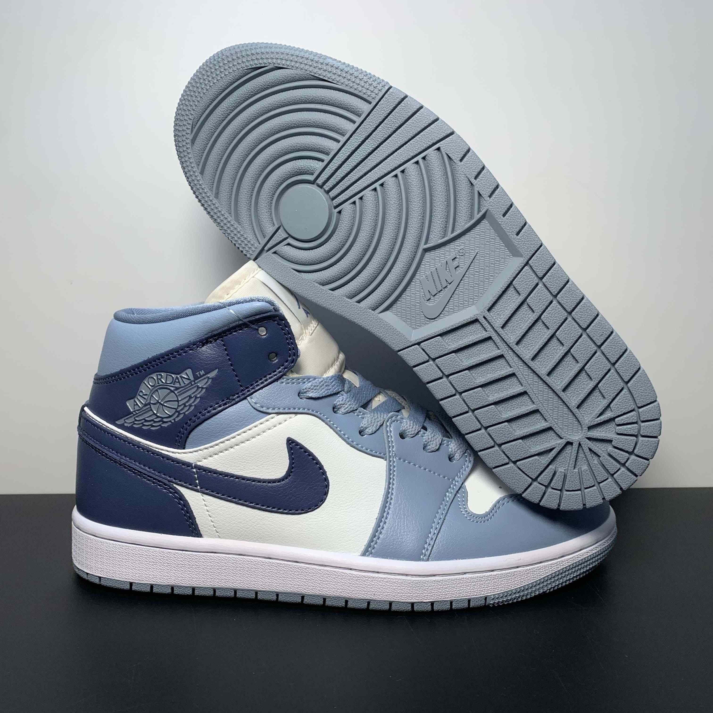 Air Jordan 1 Mid  Sneaker      BQ6472-140 - PerfectKickZ