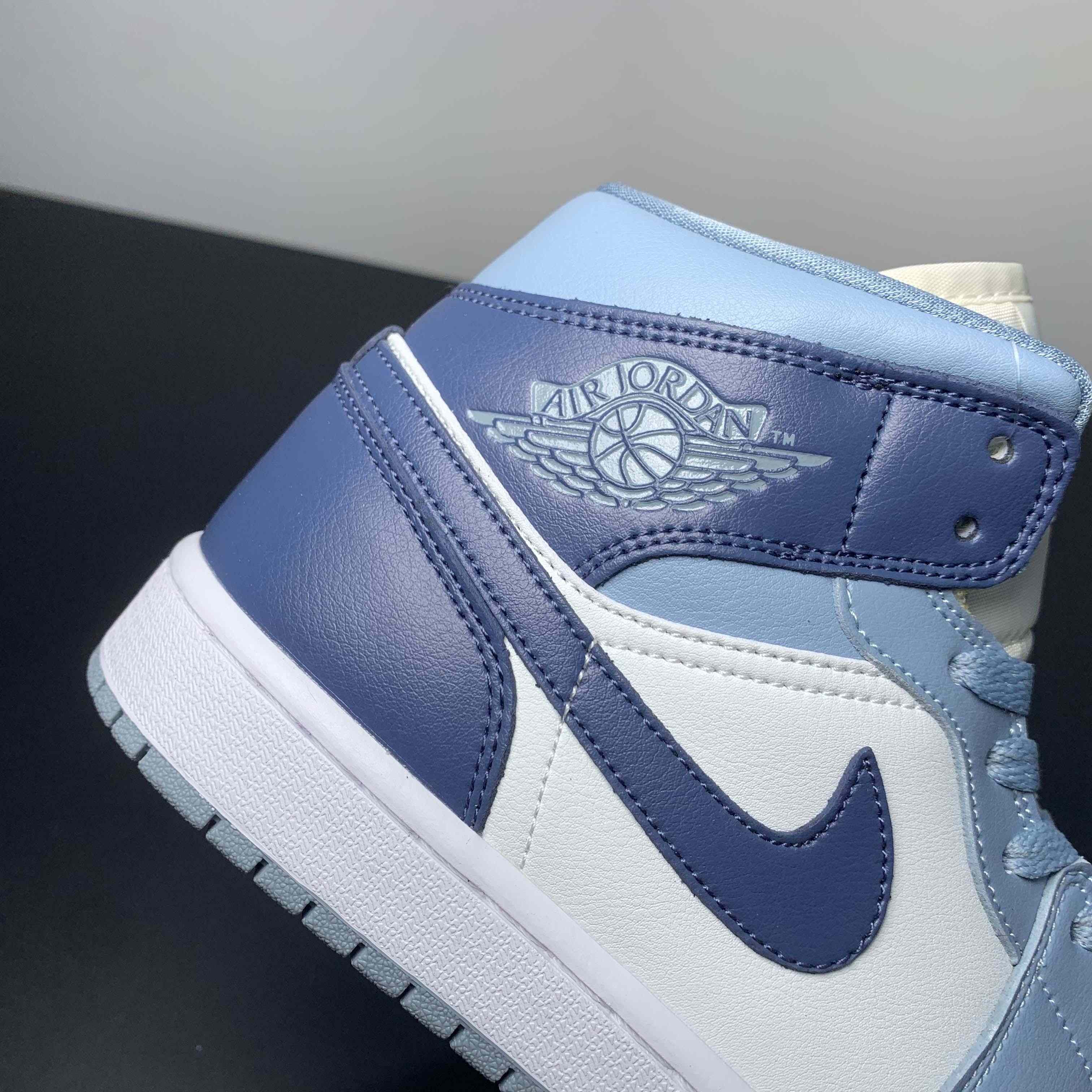Air Jordan 1 Mid  Sneaker      BQ6472-140 - PerfectKickZ