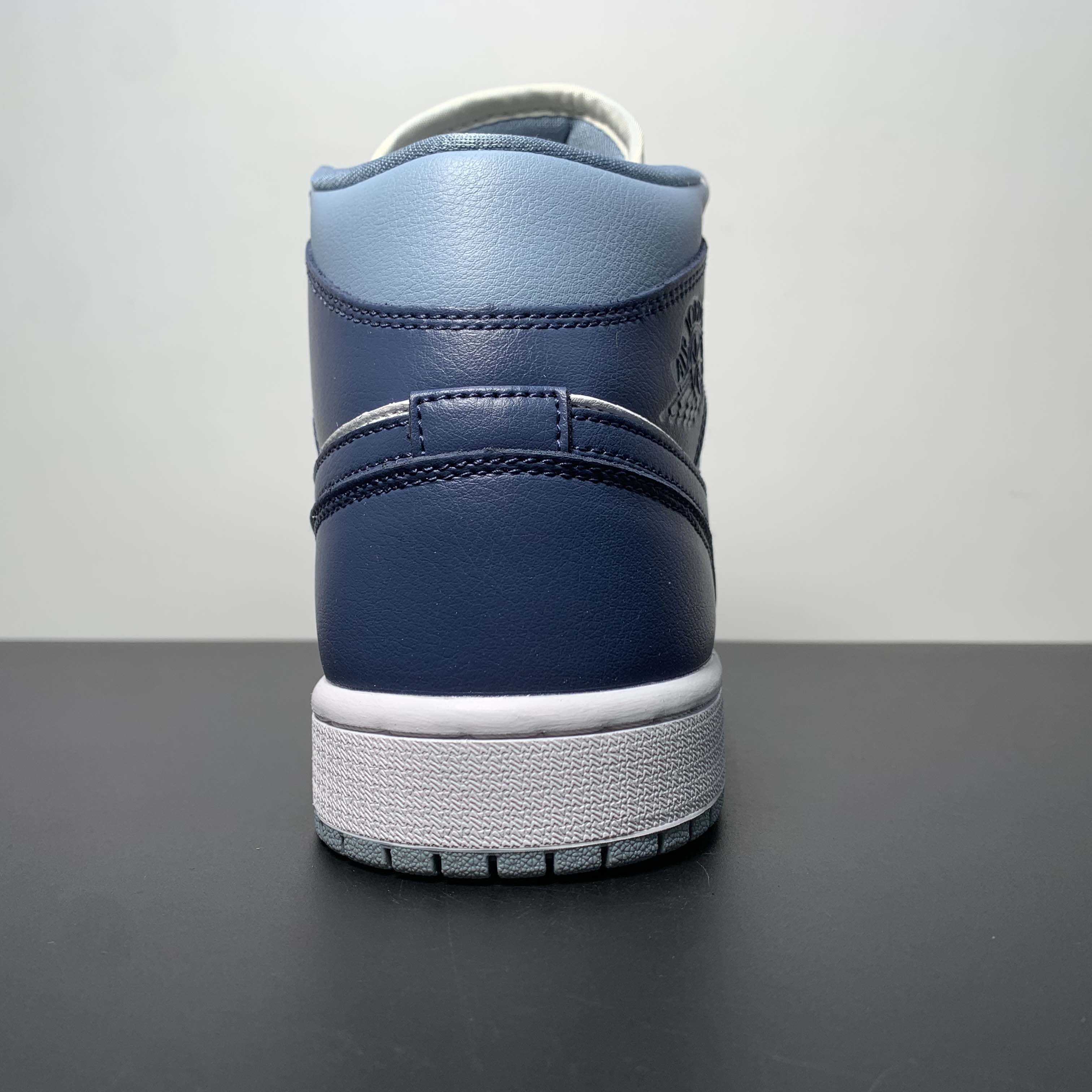 Air Jordan 1 Mid  Sneaker      BQ6472-140 - PerfectKickZ