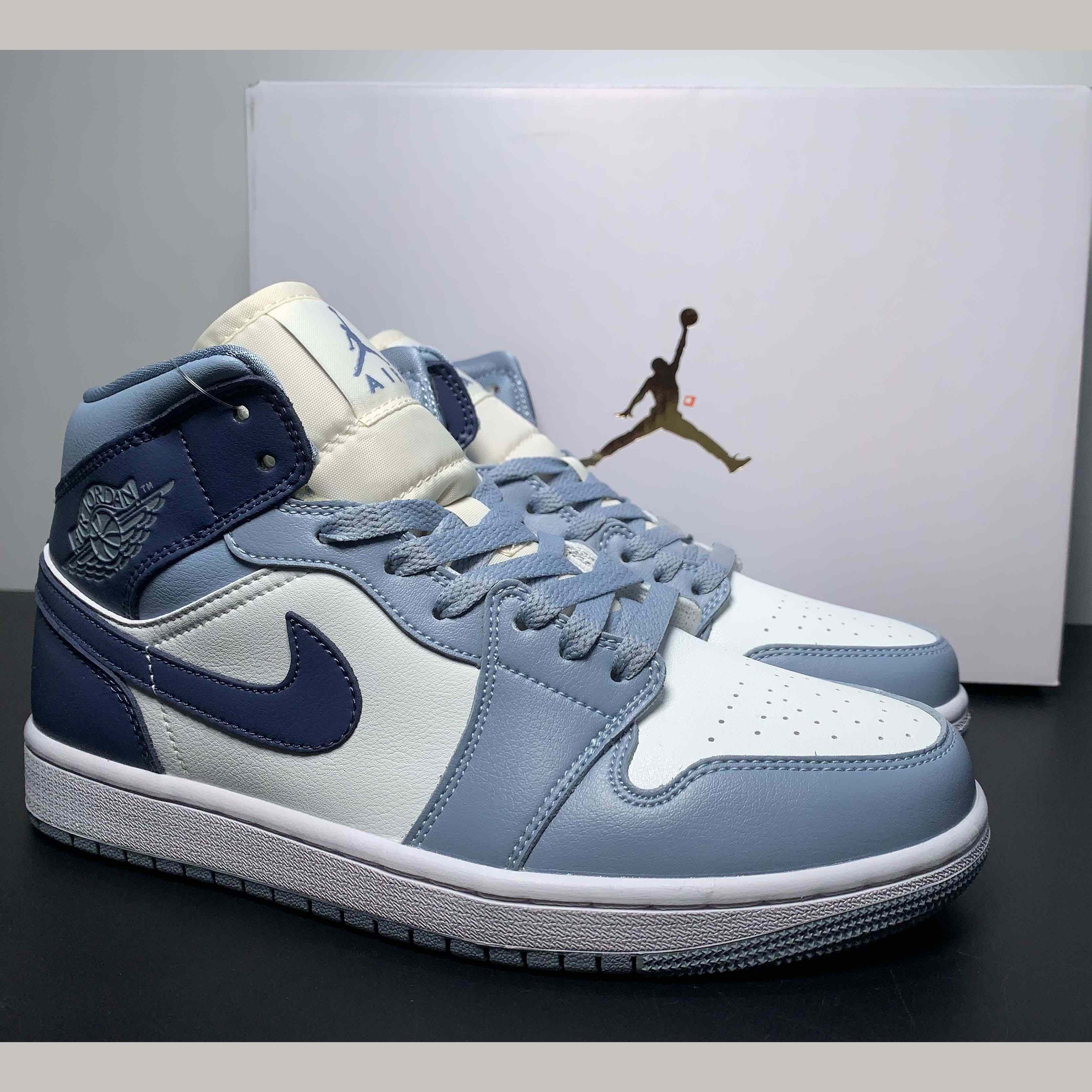 Air Jordan 1 Mid  Sneaker      BQ6472-140 - PerfectKickZ