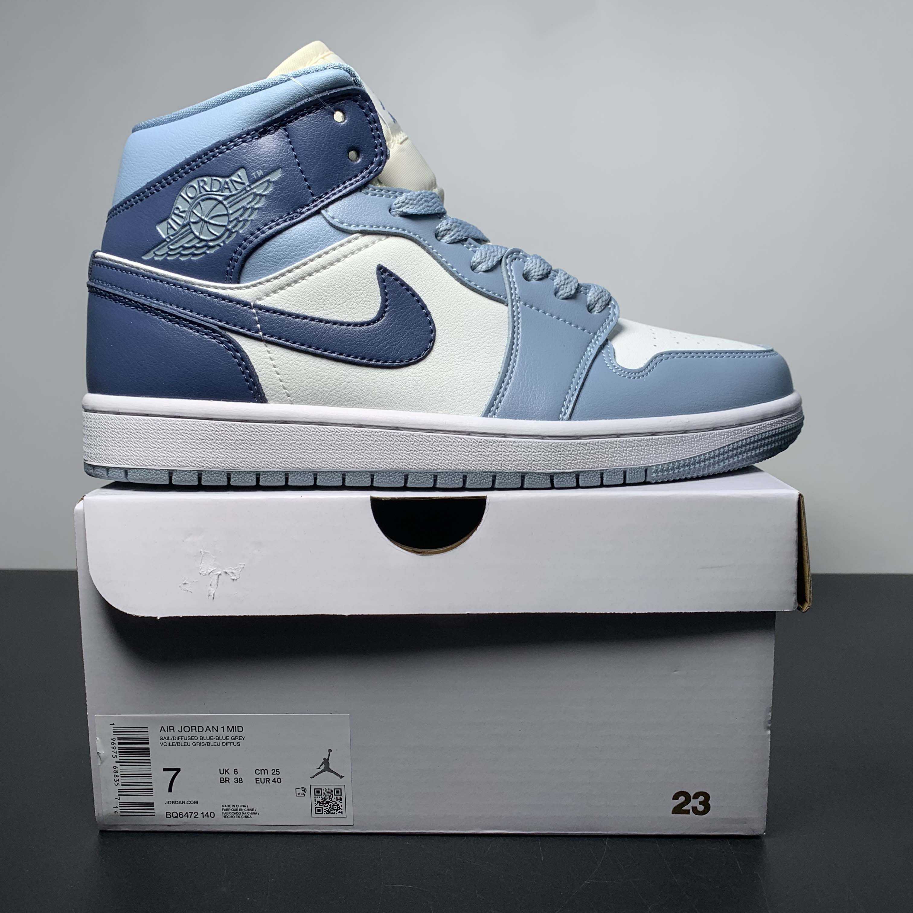 Air Jordan 1 Mid  Sneaker      BQ6472-140 - PerfectKickZ