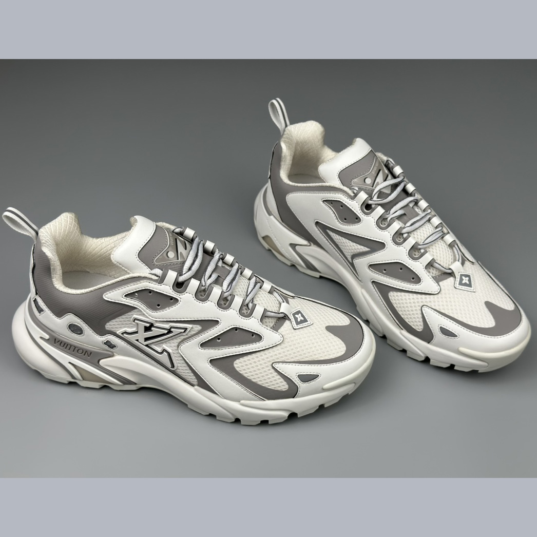 Louis Vuitton LV Runner Tatic Sneaker   (Upon UK Size)      - 