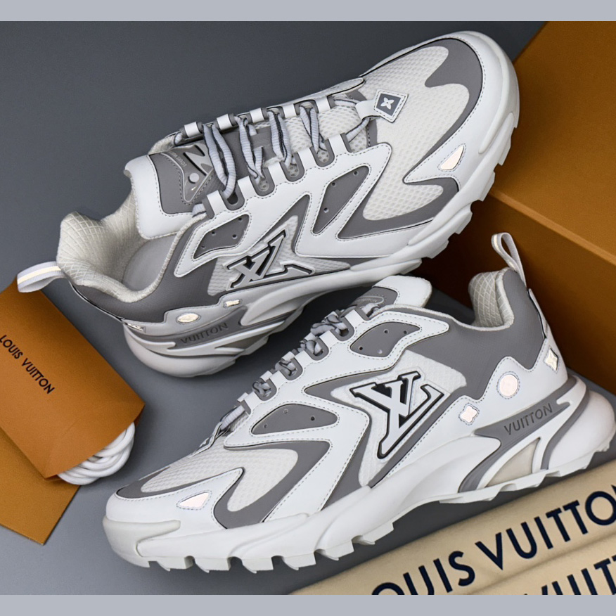 Louis Vuitton LV Runner Tatic Sneaker   (Upon UK Size)      - 