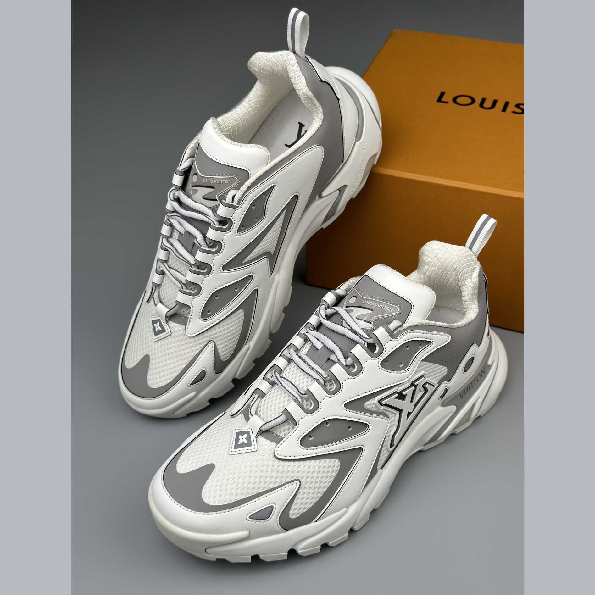 Louis Vuitton LV Runner Tatic Sneaker   (Upon UK Size)      - 