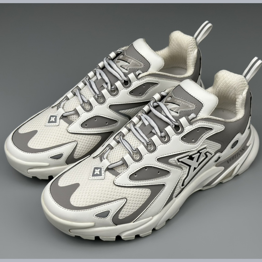 Louis Vuitton LV Runner Tatic Sneaker   (Upon UK Size)      - 