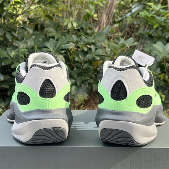 New Balance Warped Runner Sneakers    UWRPDKOM  - PerfectKickZ