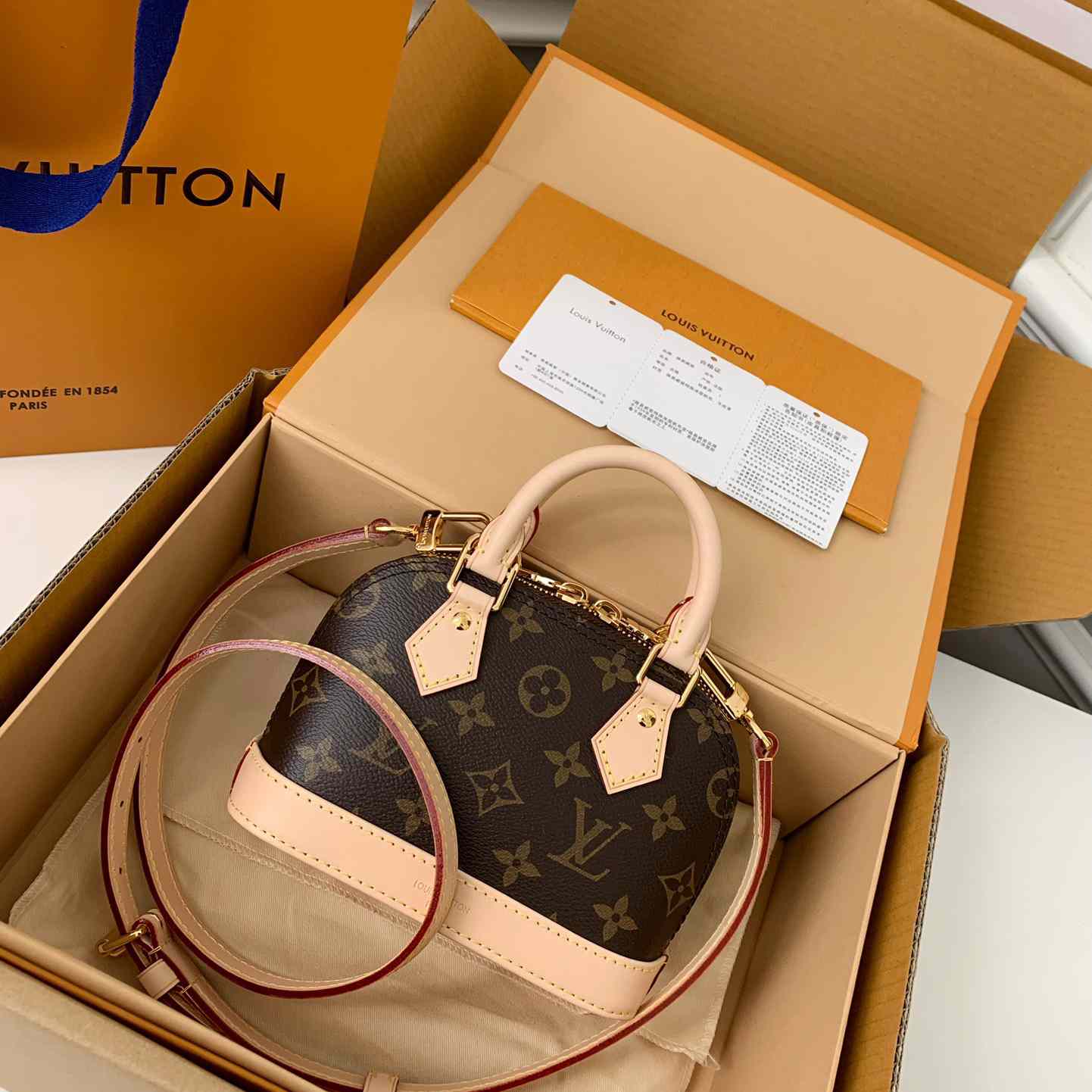 Louis Vuitton Nano Alma   M82717 - 
