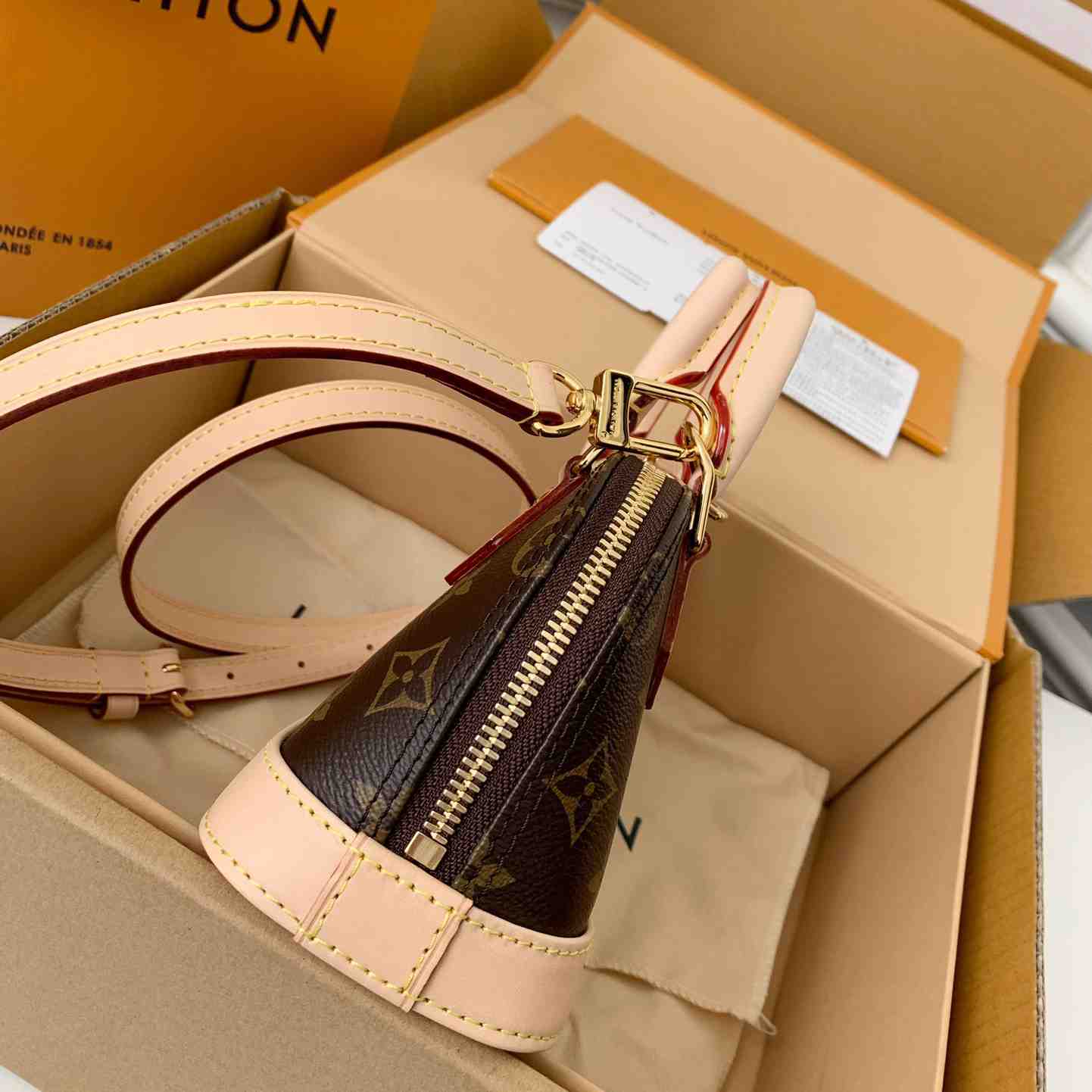 Louis Vuitton Nano Alma   M82717 - 