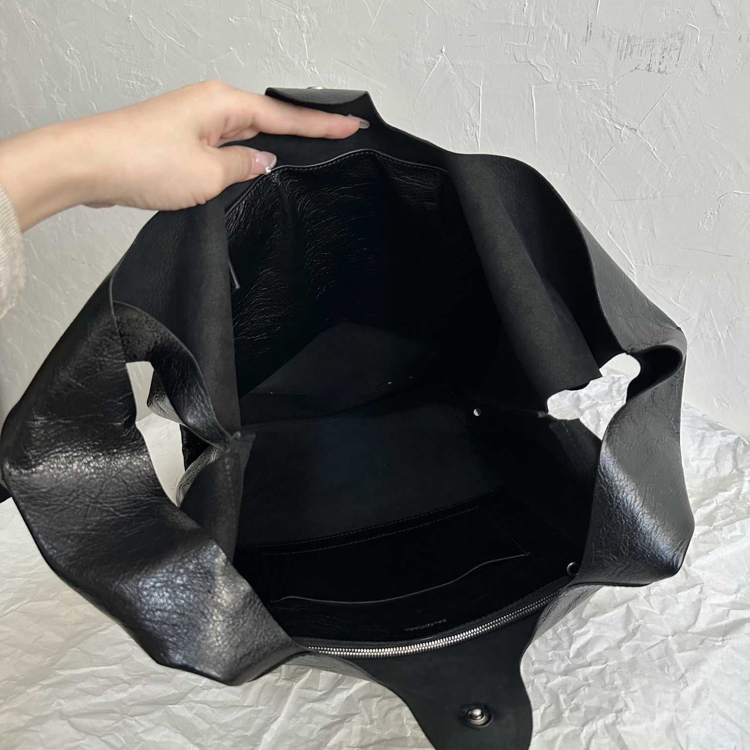 Balenciaga Men's Le Cagole Men Shopper Bag In Black - PerfectKickZ