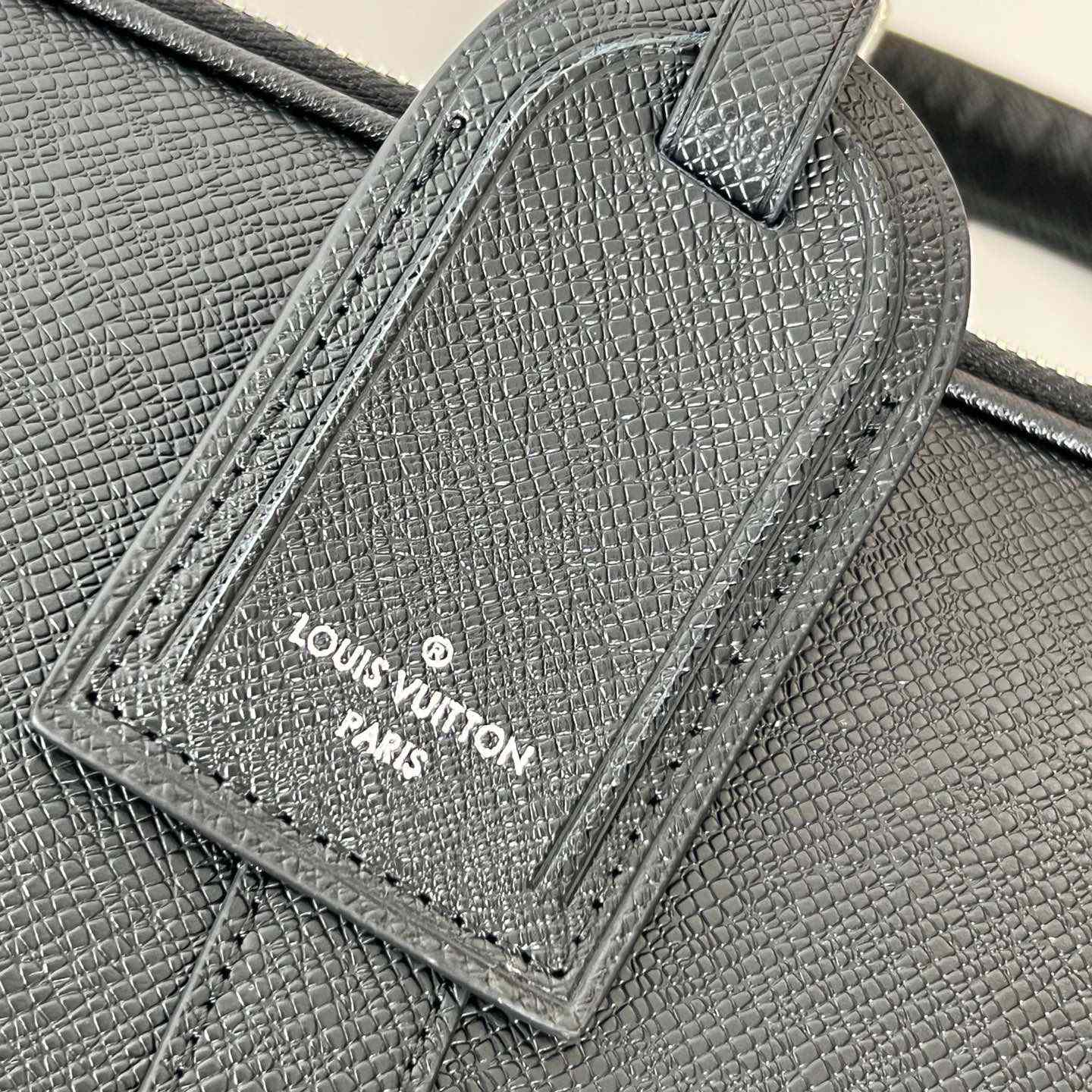 Louis Vuitton Porte Documents Voyage    M30967 - PerfectKickZ