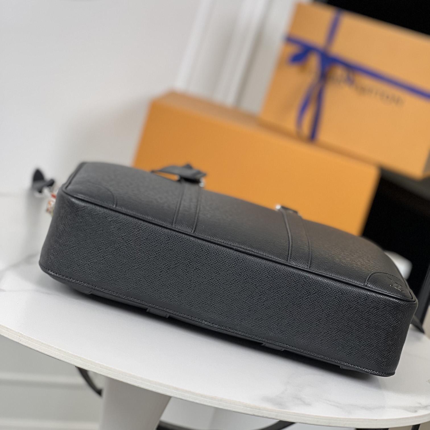 Louis Vuitton Porte Documents Voyage    M30967 - PerfectKickZ