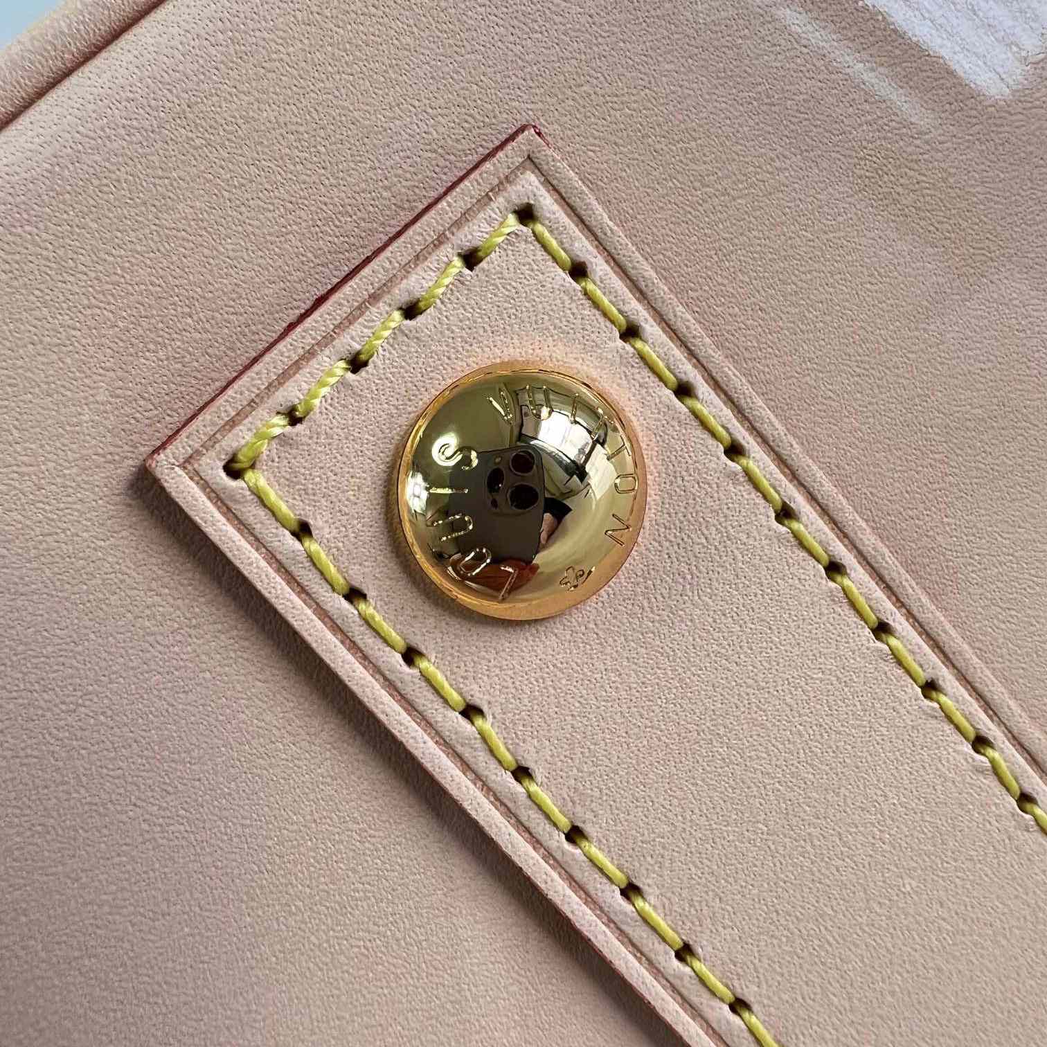 Louis Vuitton Alma BB   M24062 - PerfectKickZ