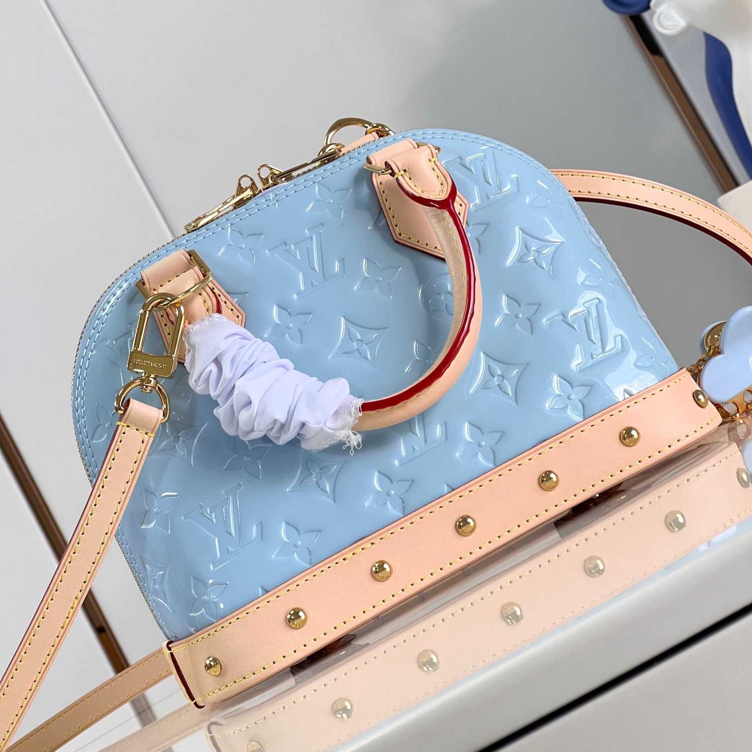 Louis Vuitton Alma BB   M24062 - PerfectKickZ