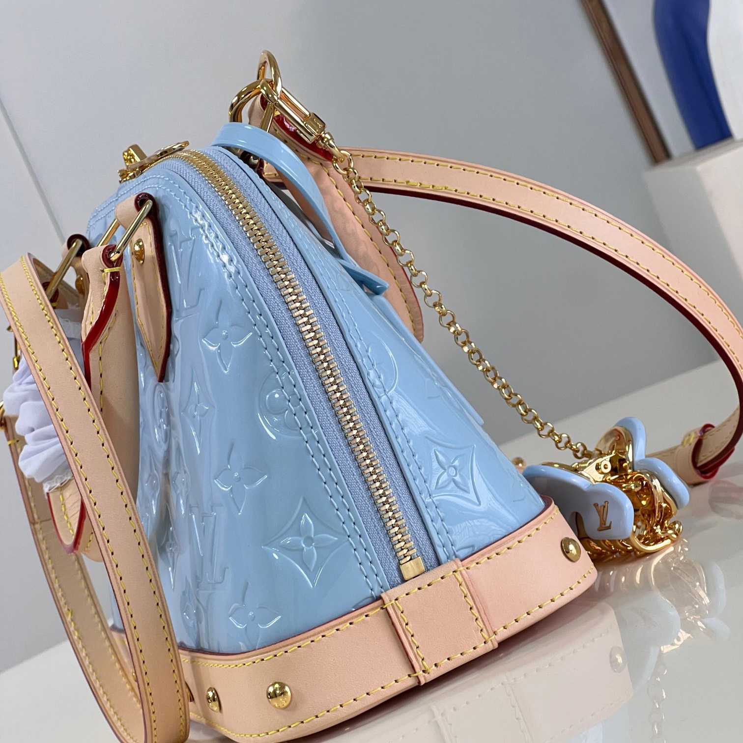 Louis Vuitton Alma BB   M24062 - PerfectKickZ