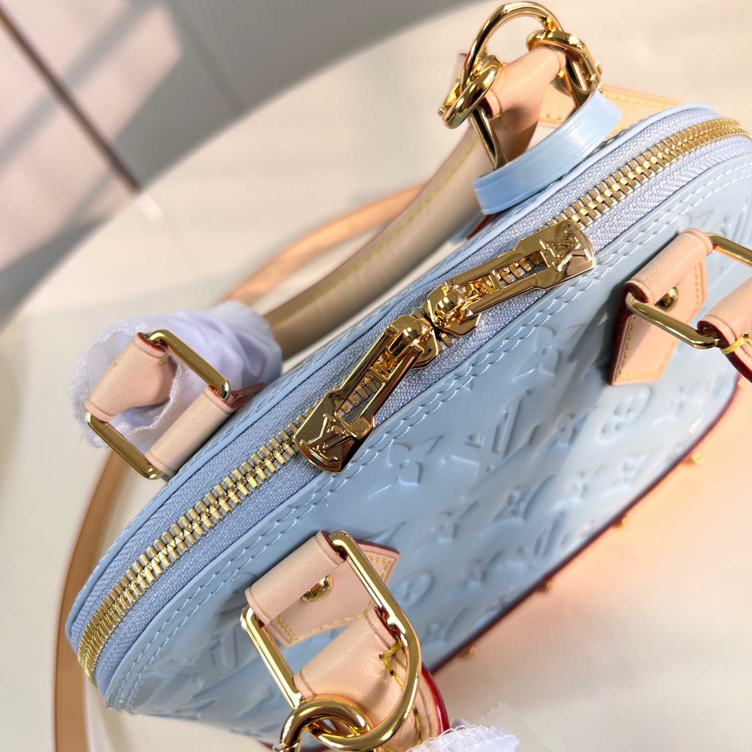 Louis Vuitton Alma BB   M24062 - PerfectKickZ