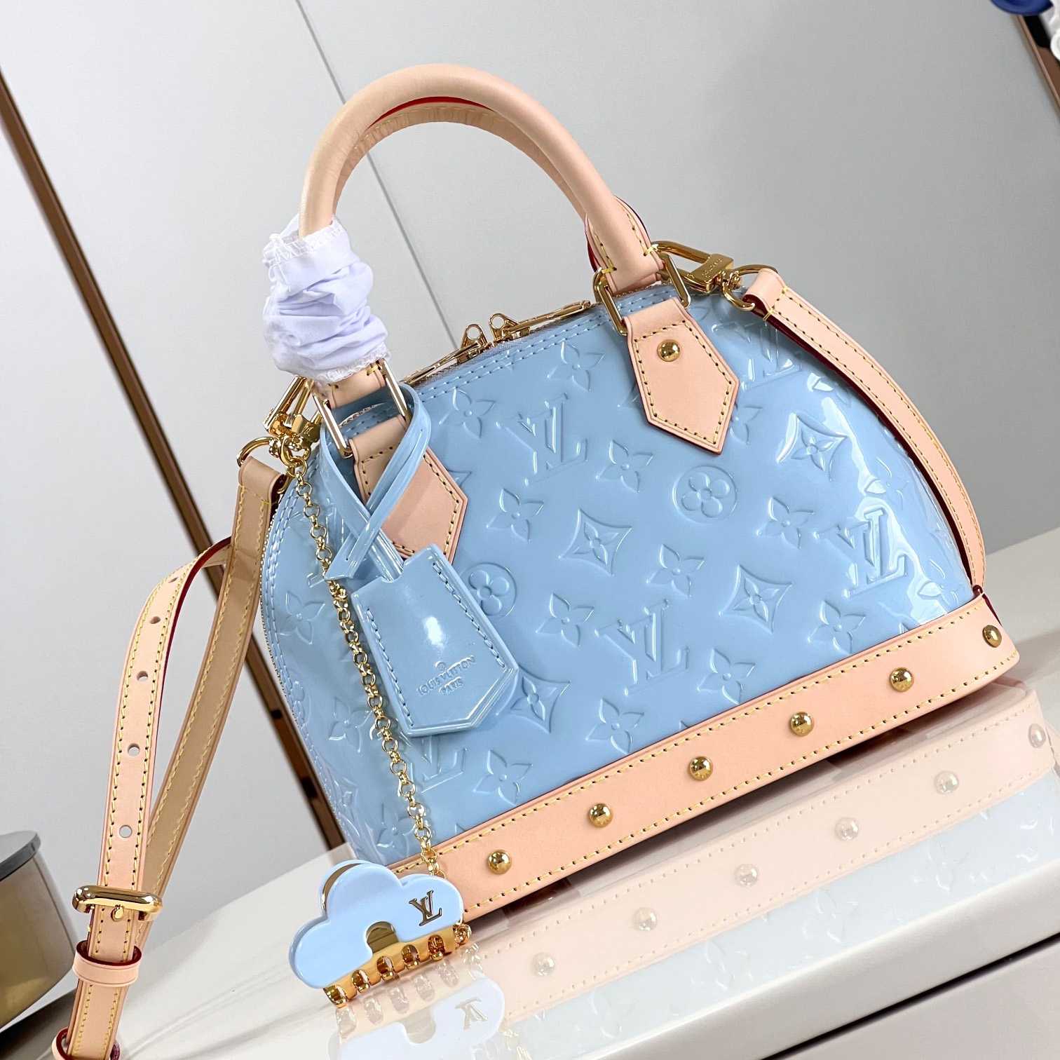 Louis Vuitton Alma BB   M24062 - PerfectKickZ