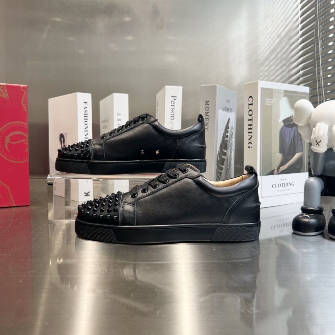Christian Louboutin Louis Junior Spikes - PerfectKickZ