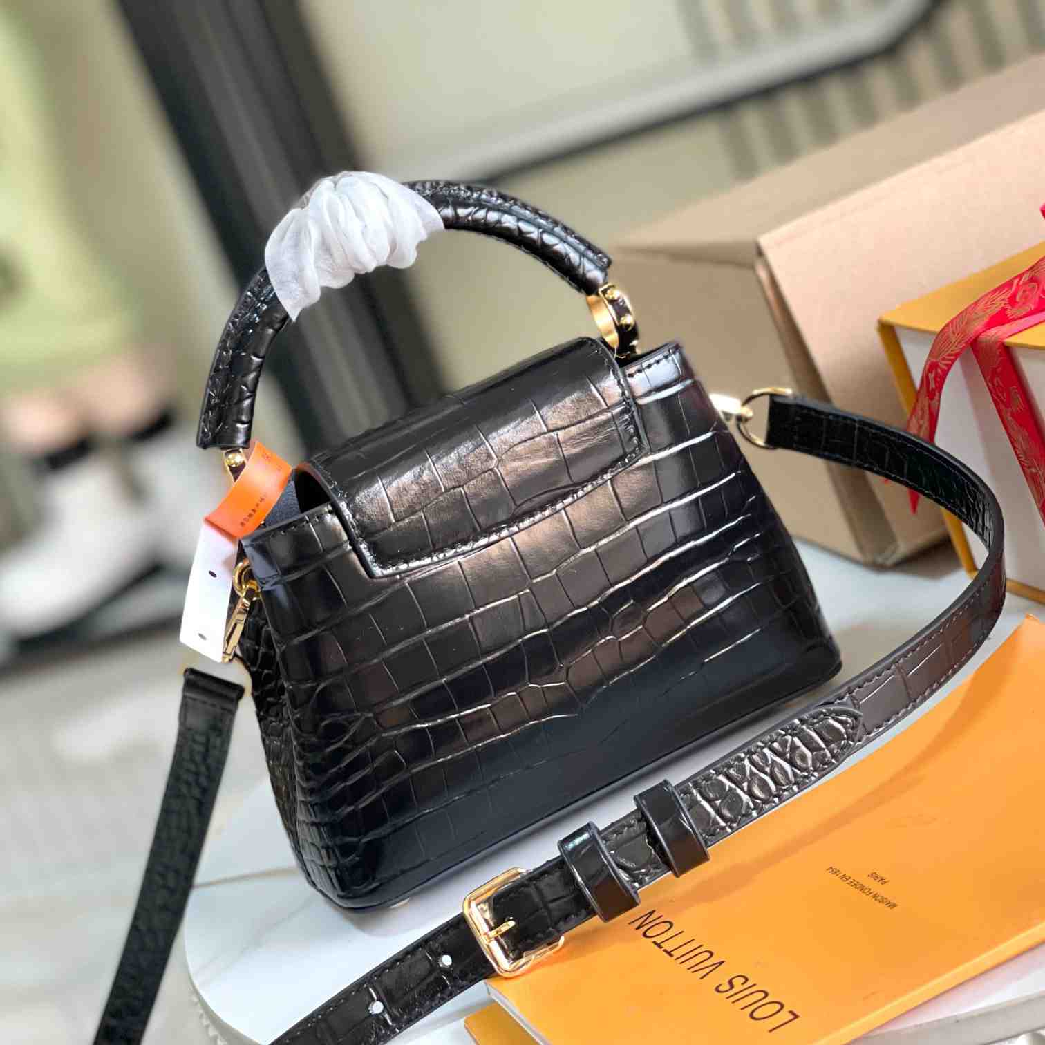 Louis Vuitton Capucines Mini     N93429 - 