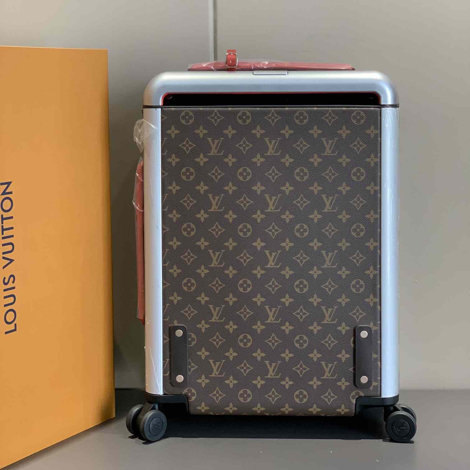 Louis Vuitton Horizon 55    M20200 - PerfectKickZ