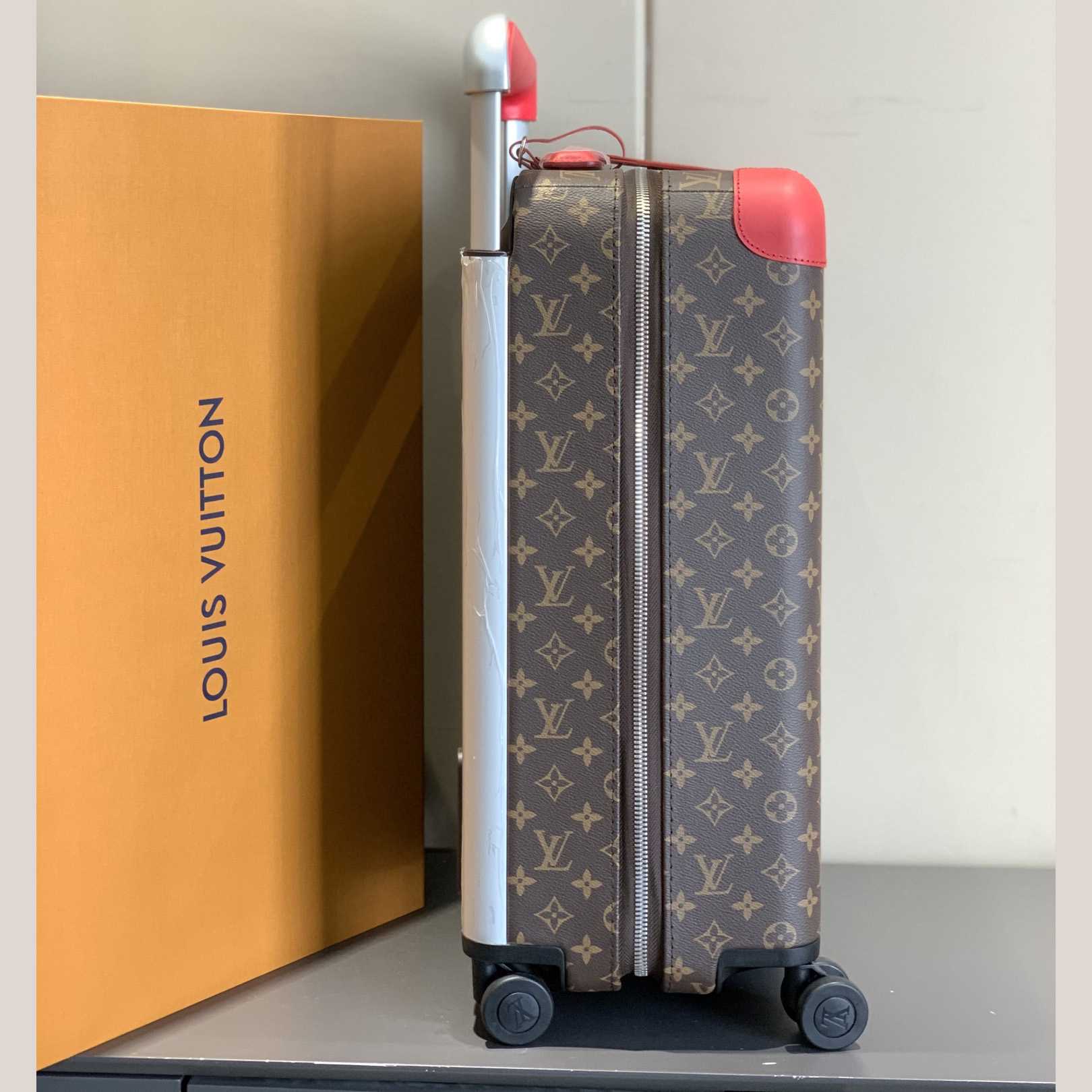 Louis Vuitton Horizon 55    M20200 - PerfectKickZ