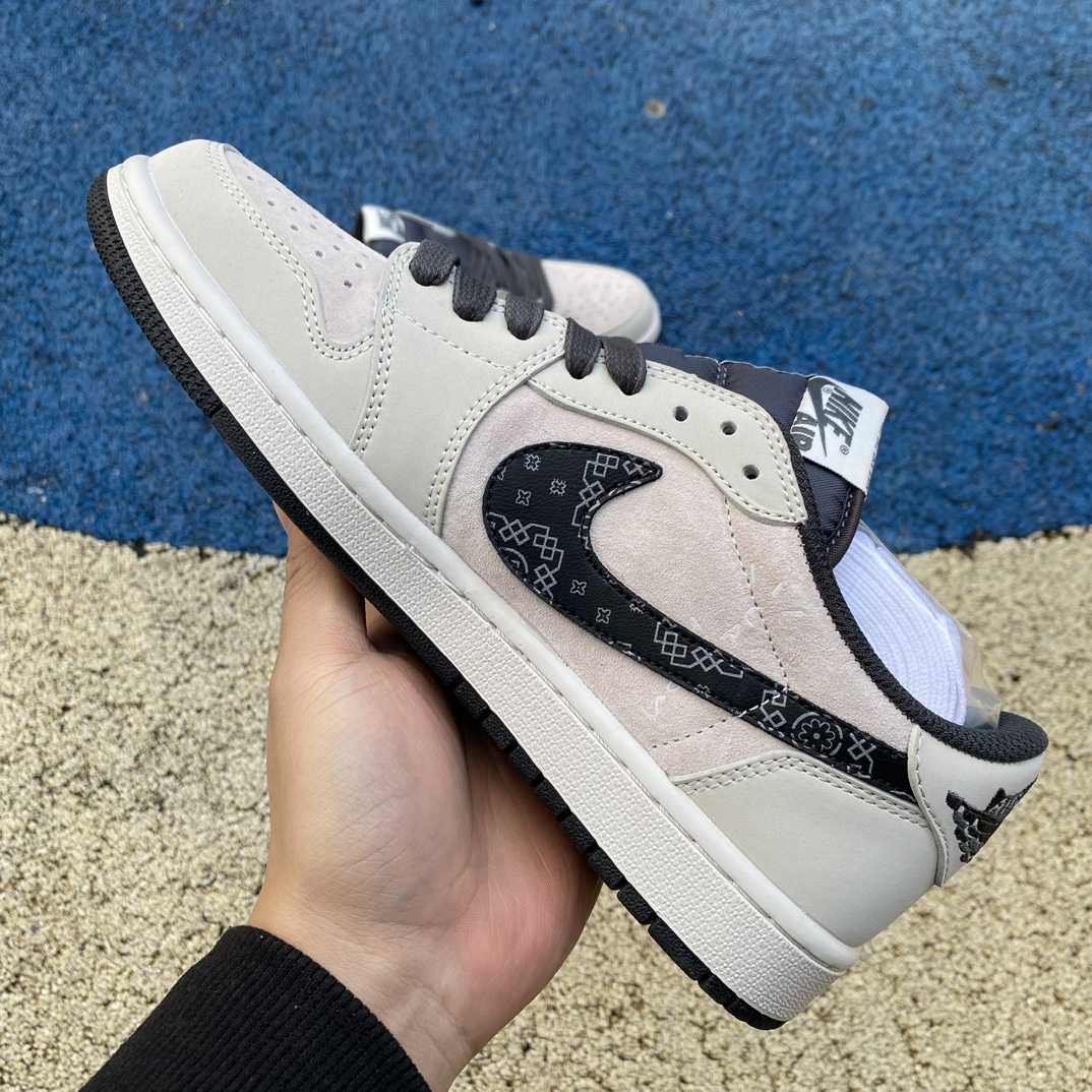Tracis Scott x Air Jordan 1 Low Golf Sneaker   DZ4137-708 - PerfectKickZ