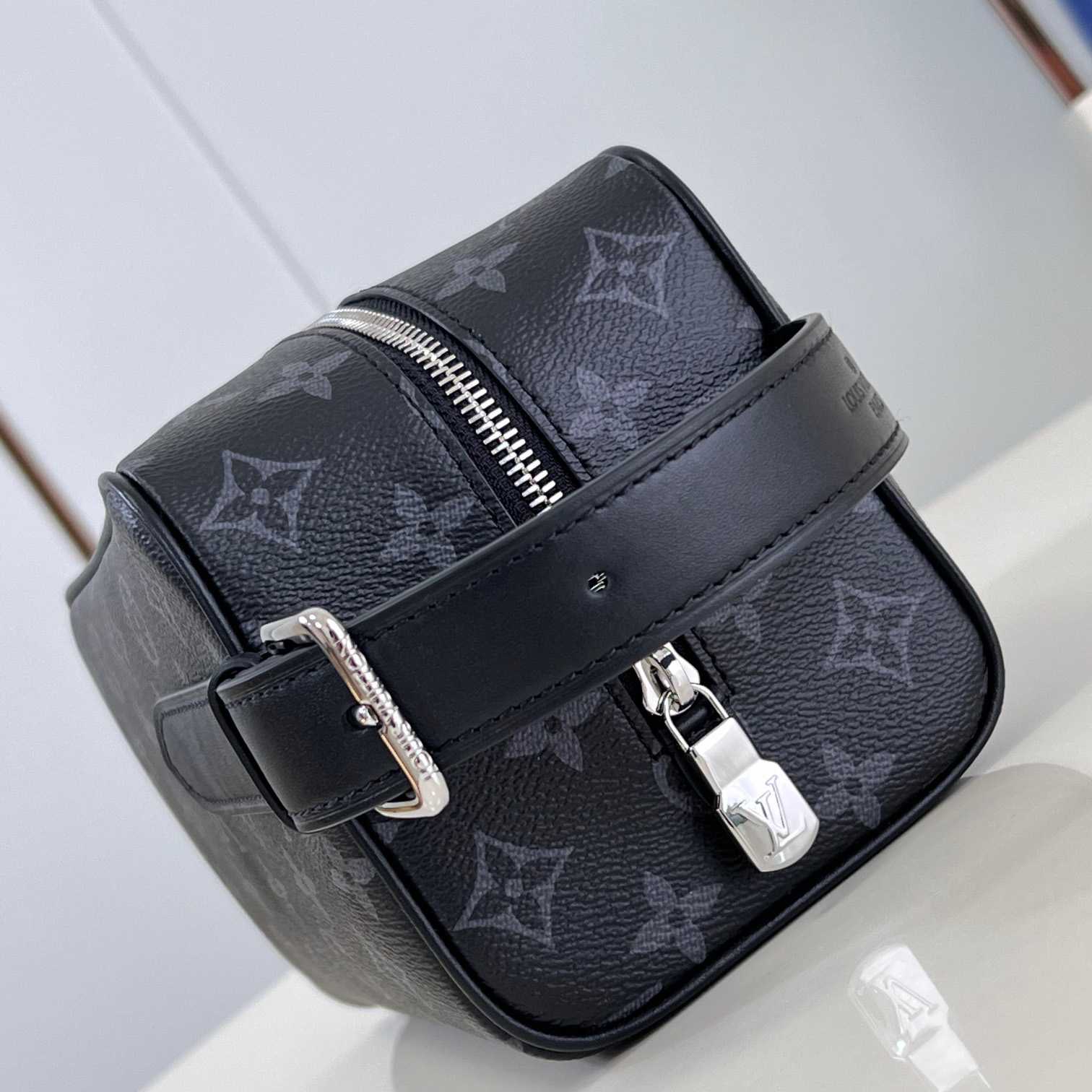 Louis Vuitton Locker Dopp Kit   M83113 - 