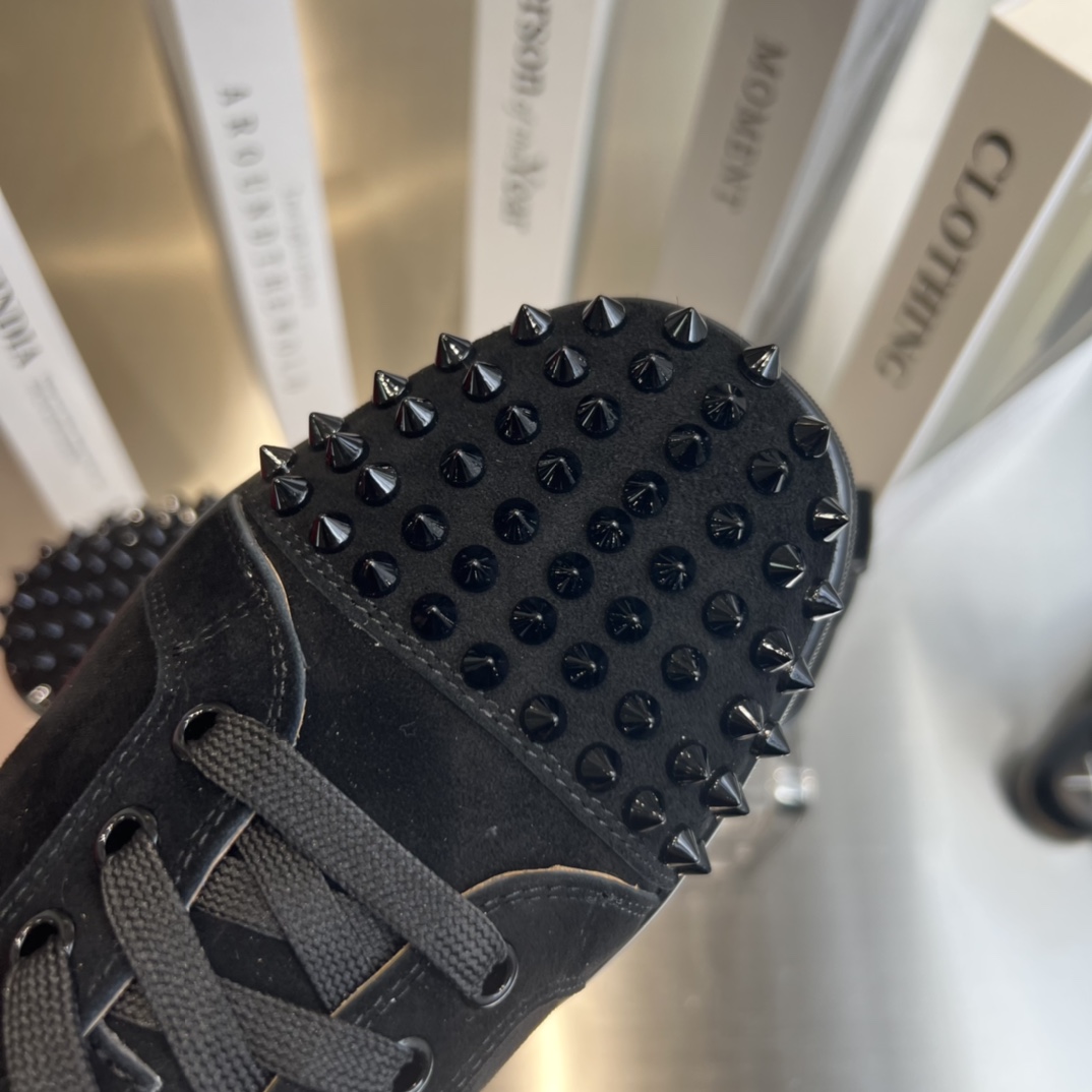 Christian Louboutin Louis Junior Spikes - PerfectKickZ