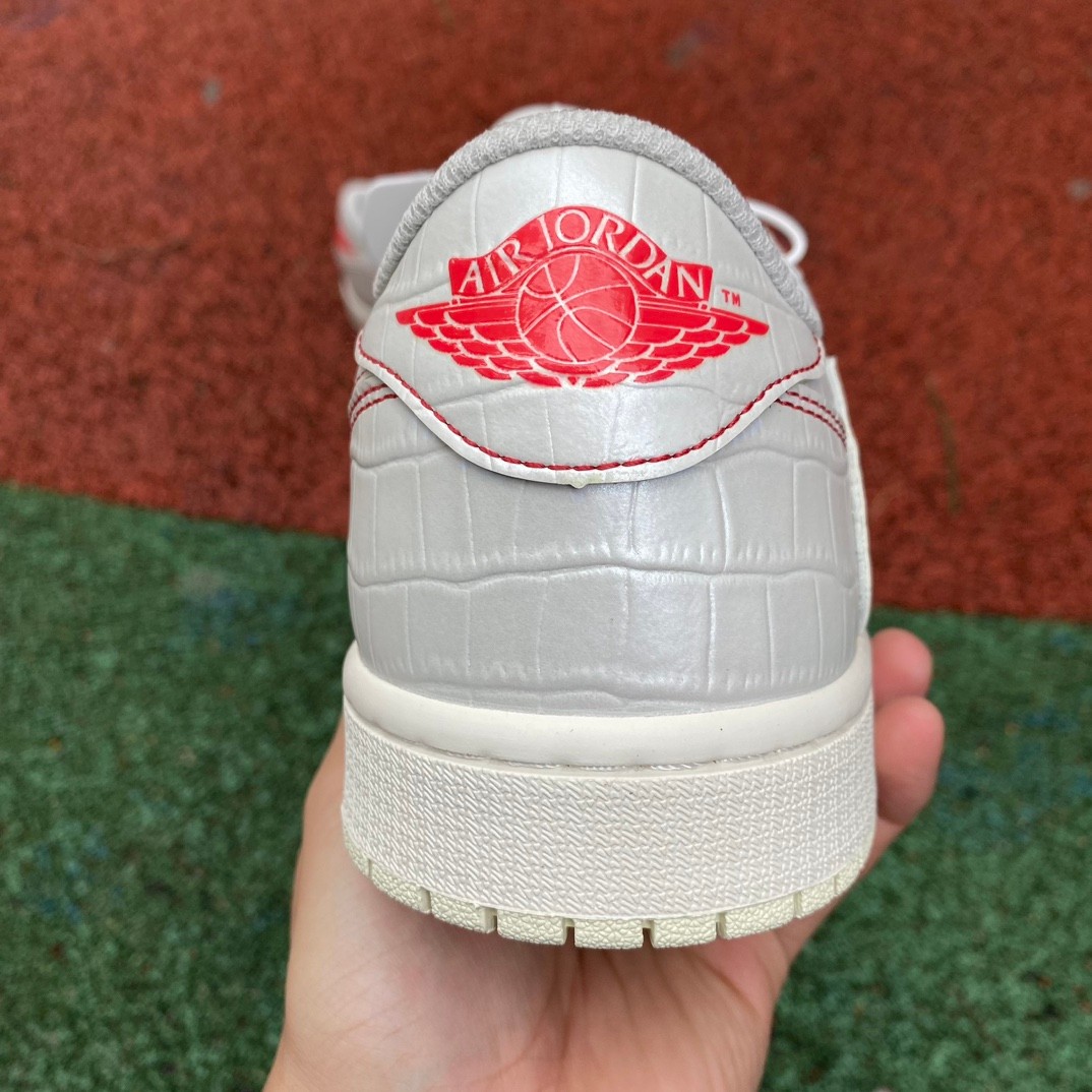 Tracis Scott x Air Jordan 1 Low Golf TS Sneaker      DM7866-601 - PerfectKickZ