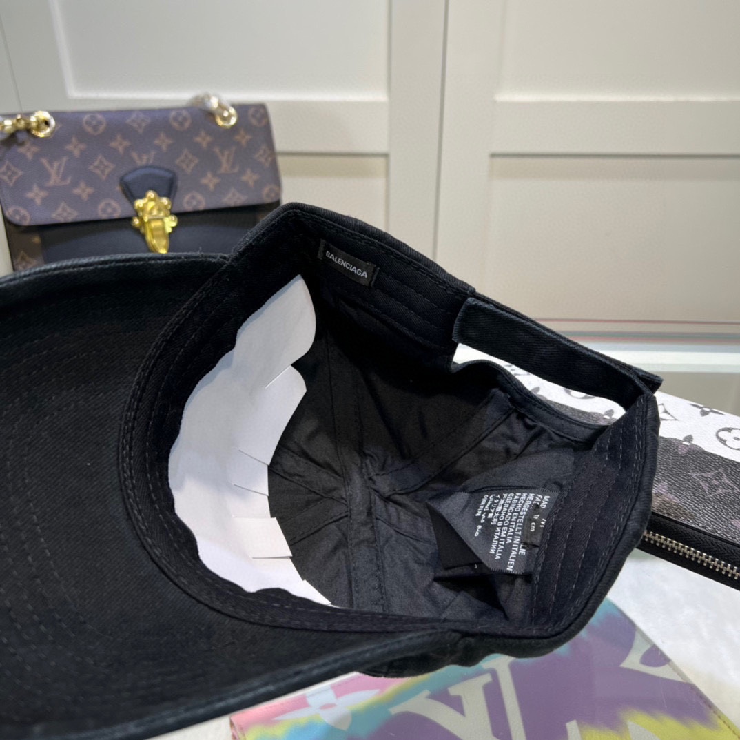 Balenciaga Unity Sports Icon Embossed Cap - PerfectKickZ