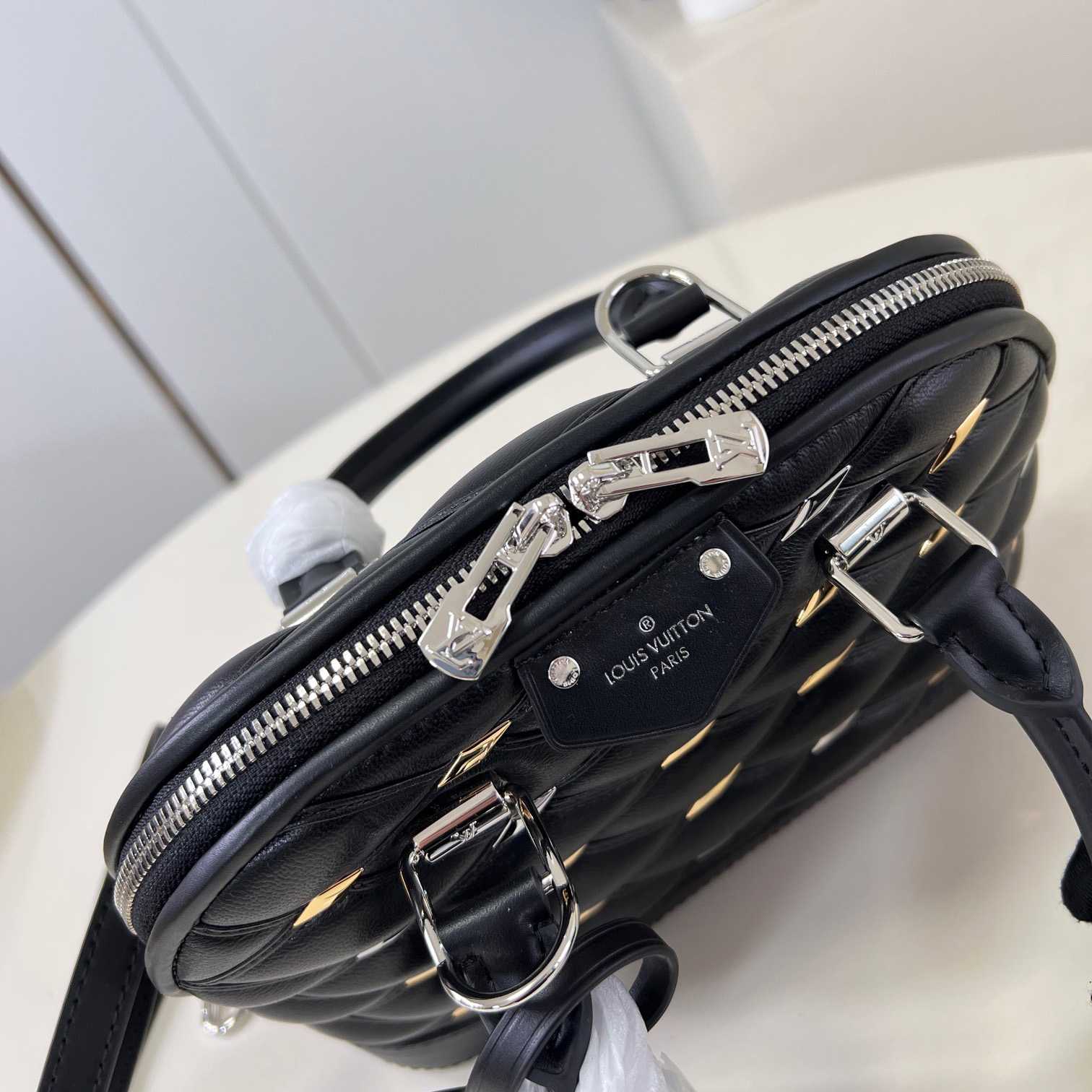 Louis Vuitton Nano Alma    M83019 - PerfectKickZ