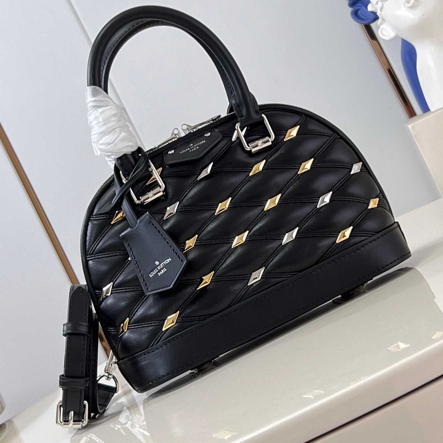 Louis Vuitton Nano Alma    M83019 - PerfectKickZ
