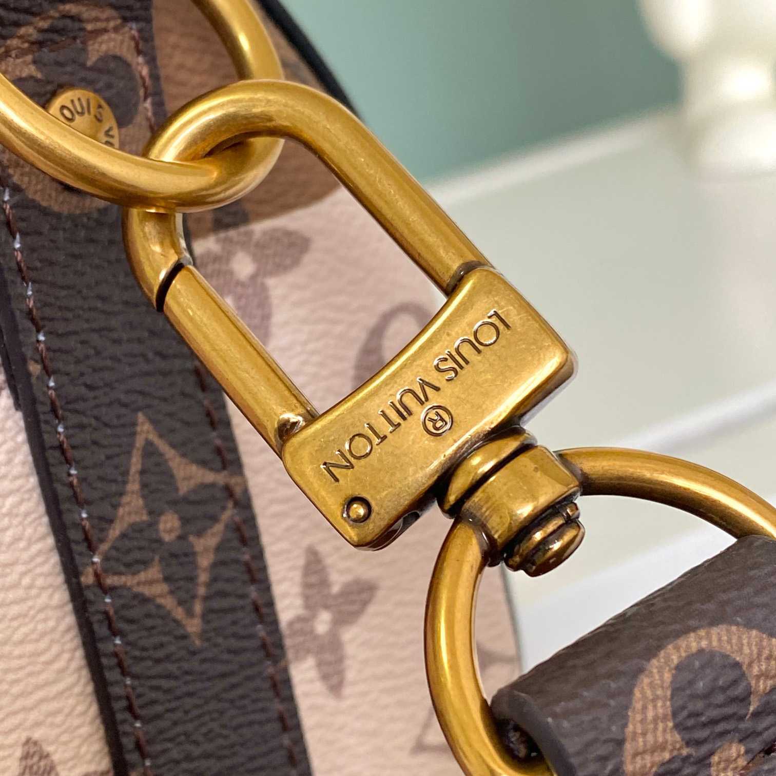 Louis Vuitton Keepall Bandoulière 25  M46701 - PerfectKickZ