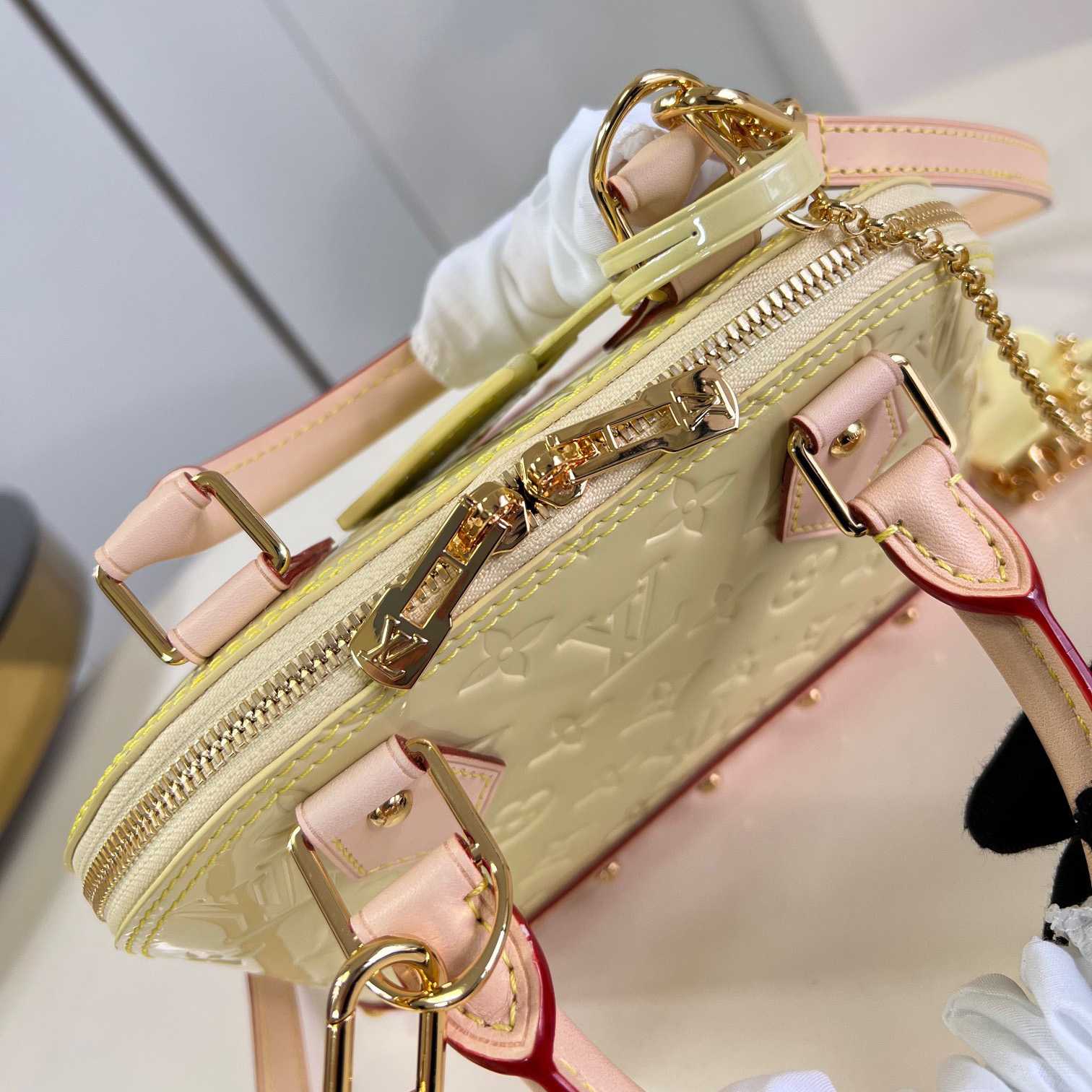 Louis Vuitton Alma BB   M24063 - PerfectKickZ