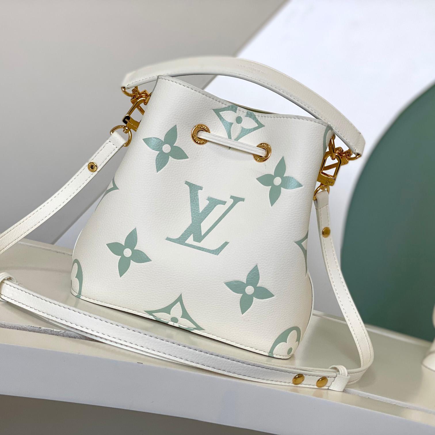 Louis Vuitton Néonoé BB   M24048 - PerfectKickZ