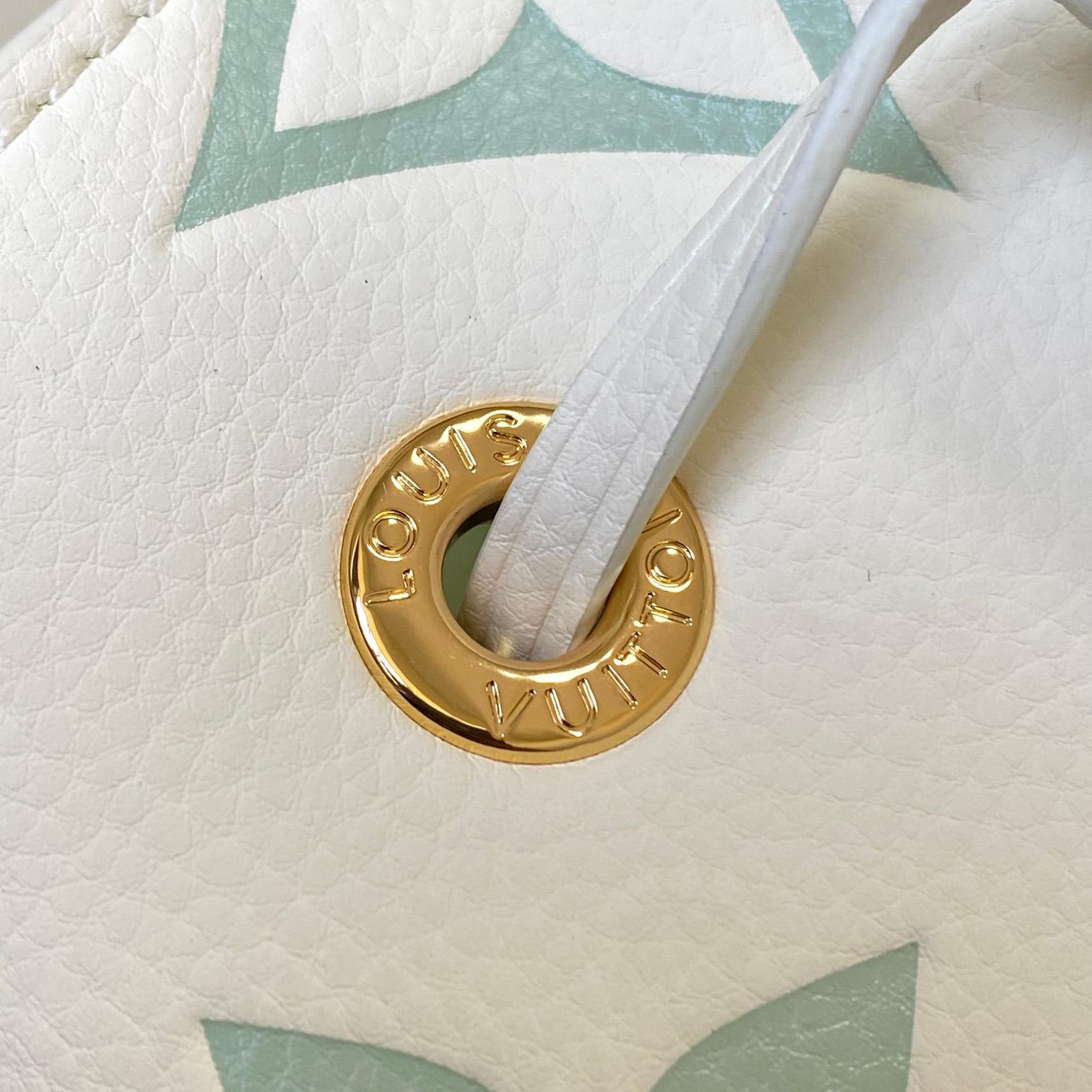 Louis Vuitton Néonoé BB   M24048 - PerfectKickZ