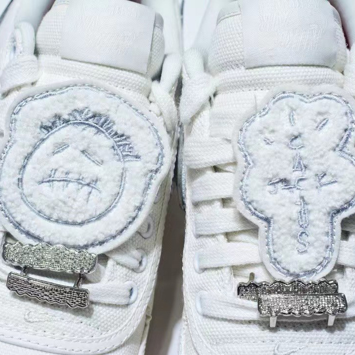 Travis Scott x NK Air Force 1 Sneaker    AQ4211-101  - 