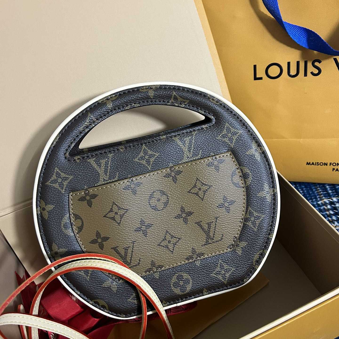 Louis Vuitton Around Me PM    M47117 - PerfectKickZ
