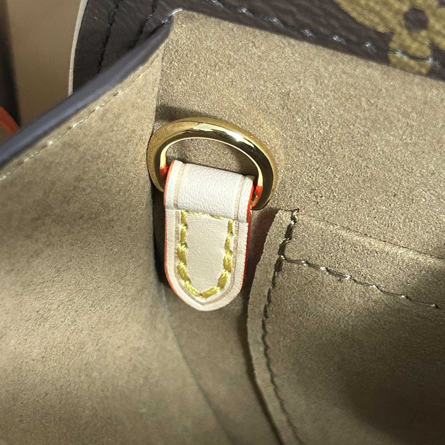 Louis Vuitton Around Me PM    M47117 - PerfectKickZ