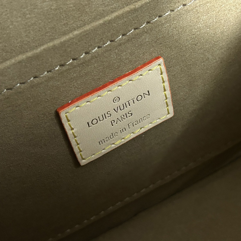 Louis Vuitton Around Me PM    M47117 - PerfectKickZ