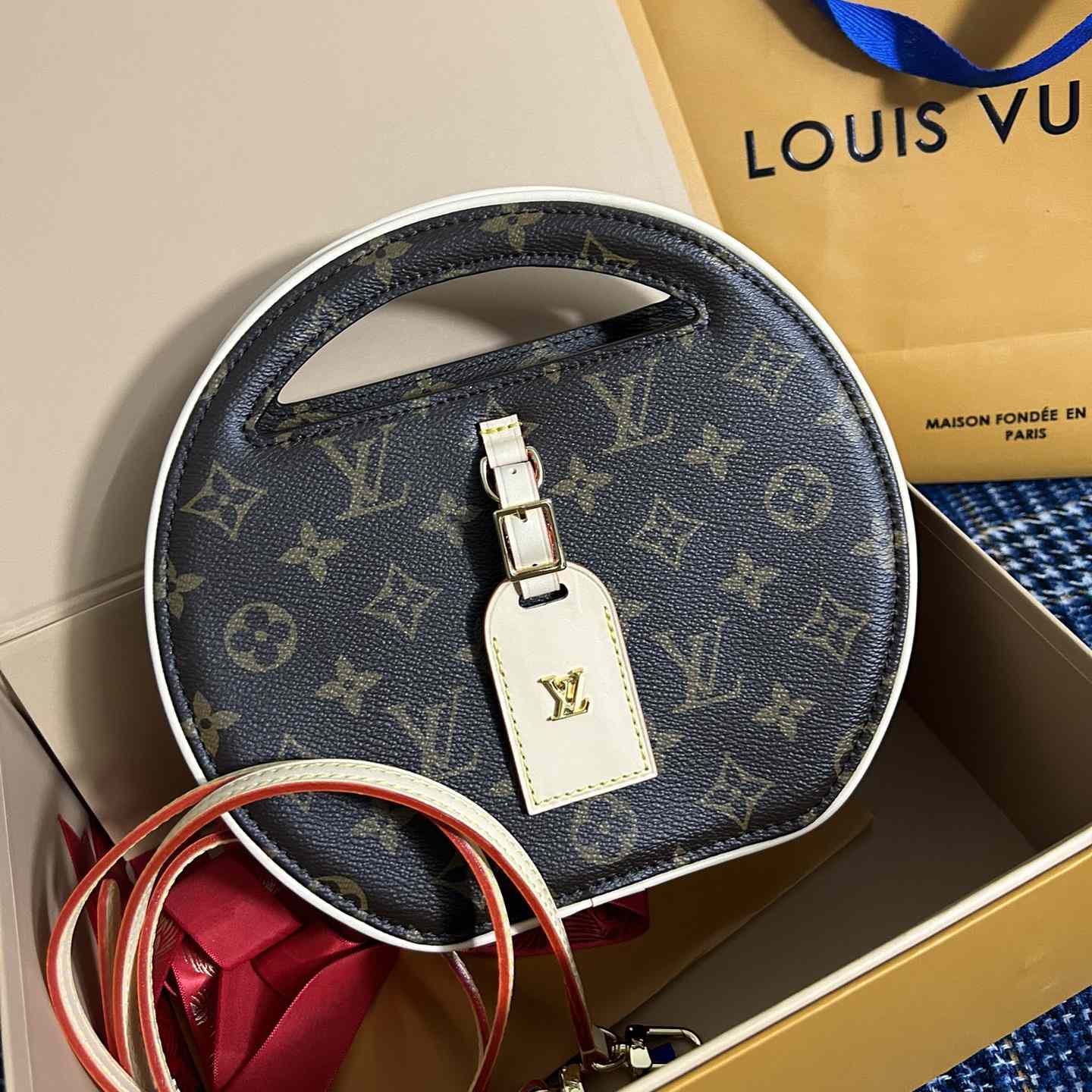Louis Vuitton Around Me PM    M47117 - PerfectKickZ