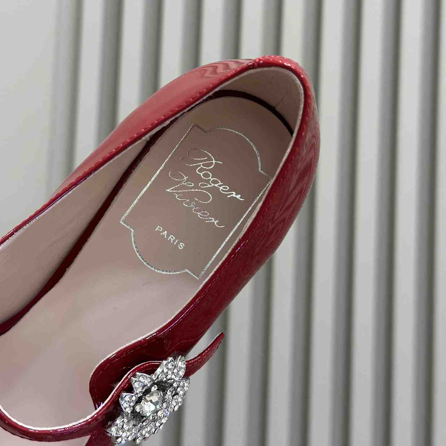 Roger Vivier Bouquet Strass Babies Ballerinas in Patent Leather - PerfectKickZ