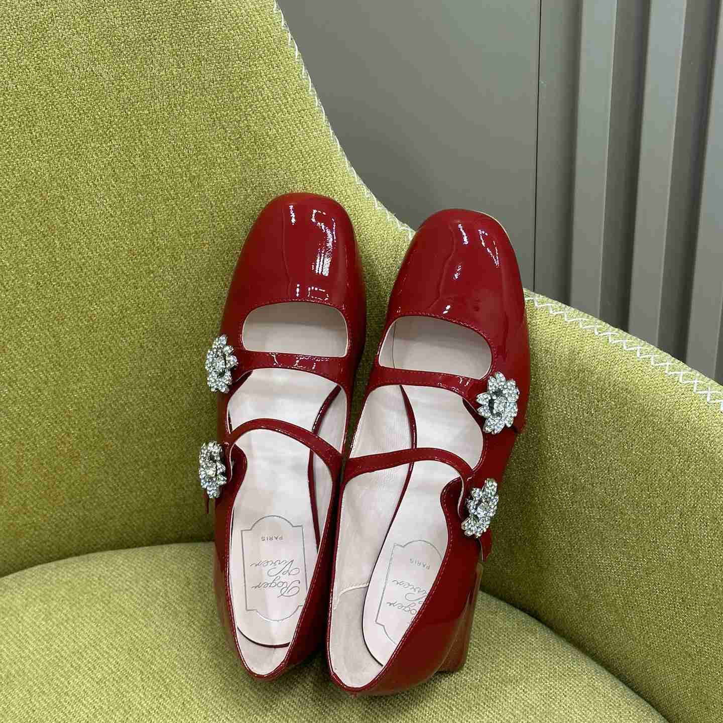 Roger Vivier Bouquet Strass Babies Ballerinas in Patent Leather - PerfectKickZ