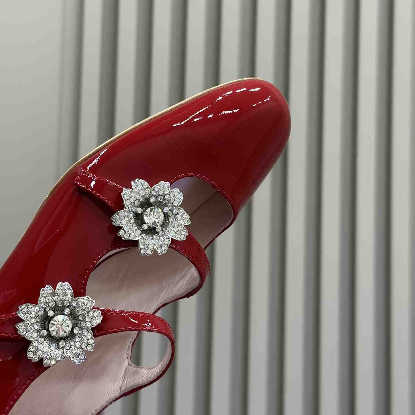 Roger Vivier Bouquet Strass Babies Ballerinas in Patent Leather - PerfectKickZ