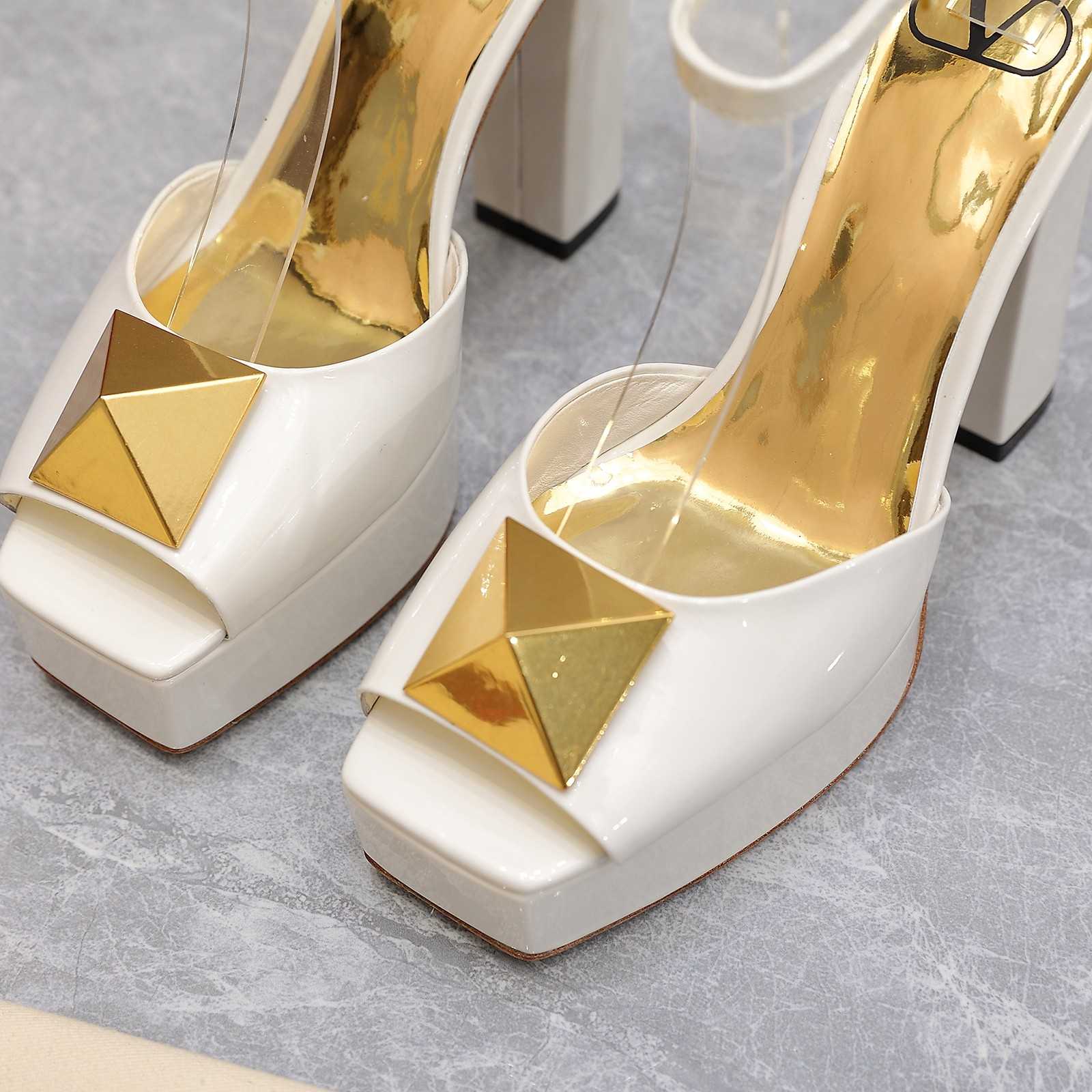 Valenti Garavani One Stud Patent Leather Platform Sandals - PerfectKickZ