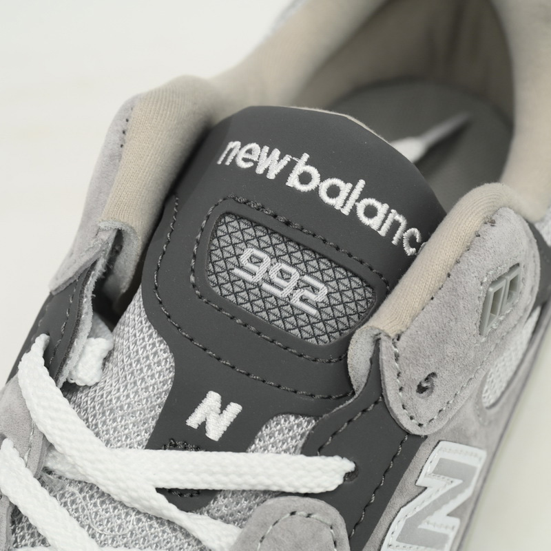New Balance 992 Black And Gray Sneakers      M992GR  - PerfectKickZ
