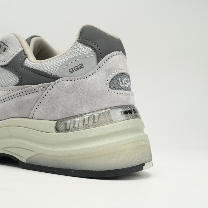 New Balance 992 Black And Gray Sneakers      M992GR  - PerfectKickZ