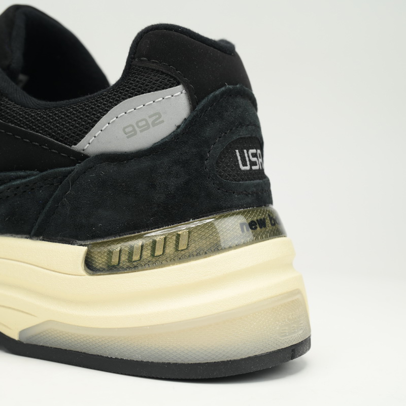 New Balance 992 Black Sneakers      M992BL  - PerfectKickZ