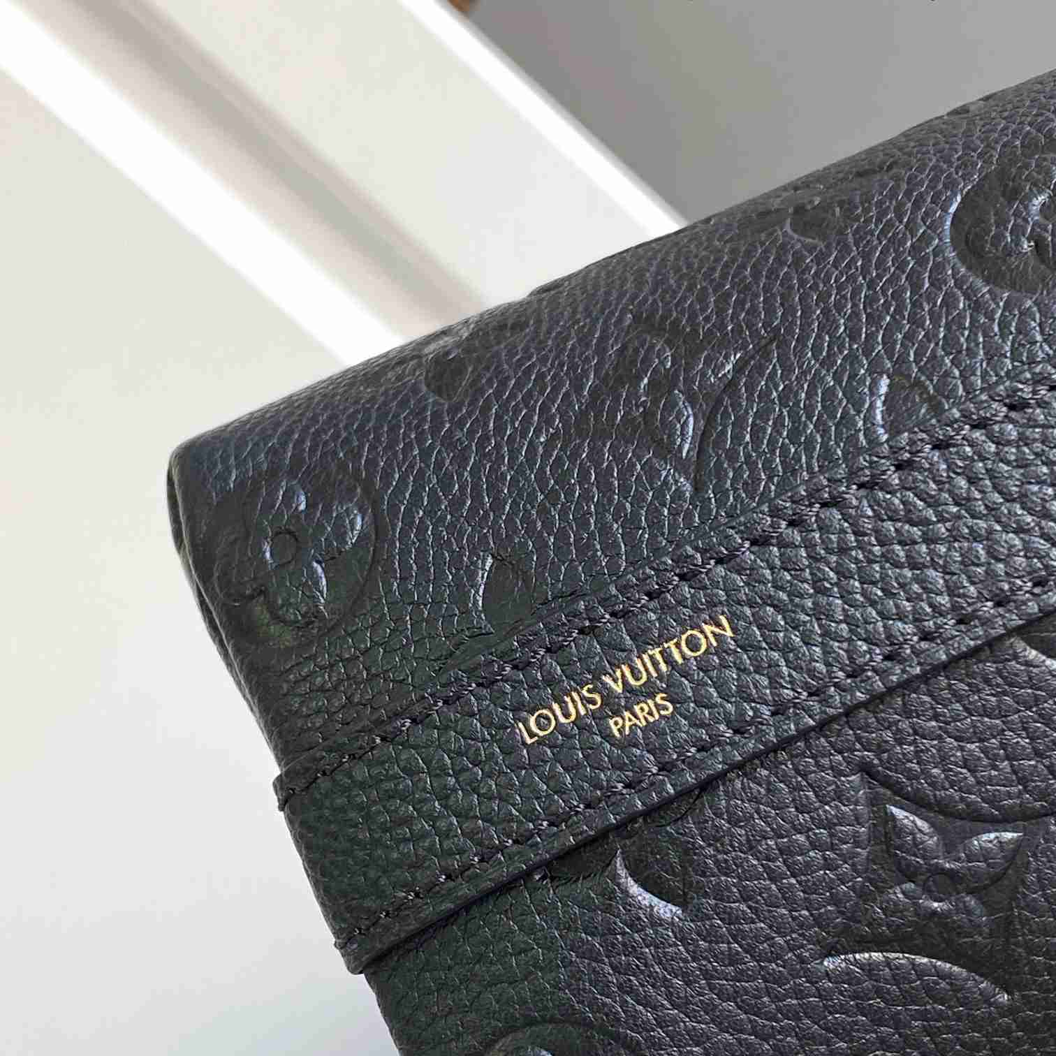 Louis Vuitton Sac Sport   M46610 - PerfectKickZ