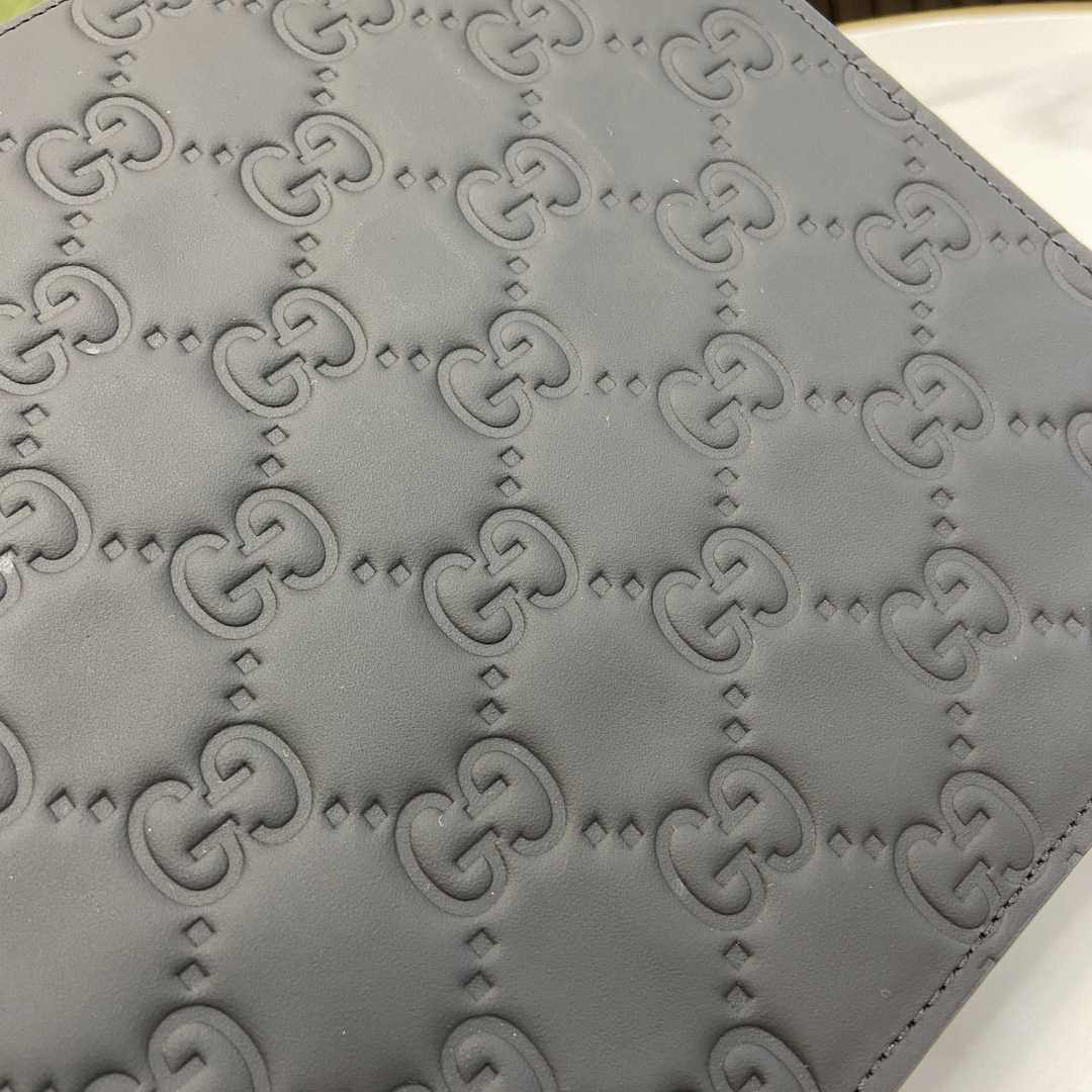 Gucci GG Rubber-effect Pouch - PerfectKickZ